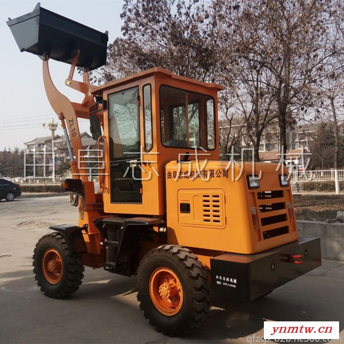 山东志成小型装载机 四轮驱动铲车 1吨工地小型轮式铲车图1