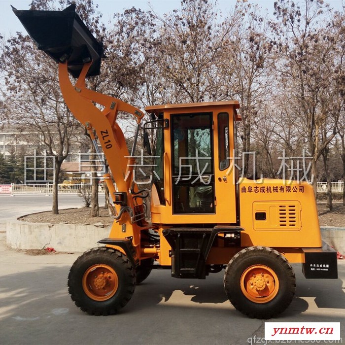 山东志成小型装载机 四轮驱动铲车 1吨工地小型轮式铲车图6