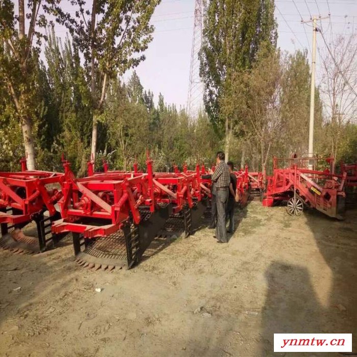 云南地黄药材挖掘机 挖掘党参的机器 黄芪挖掘机 中药材挖掘机 麦冬挖掘机 板蓝根挖掘机价格图8