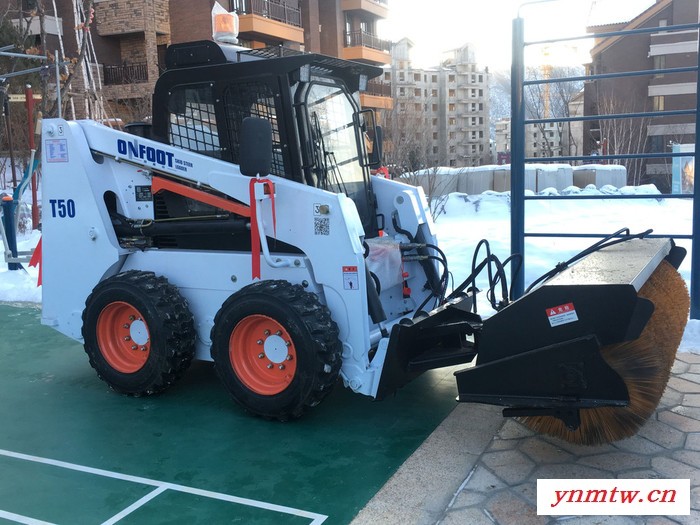 昂弗特ONFOOT 滑移装载机 推雪车 铲雪车 清扫车 推土车图2