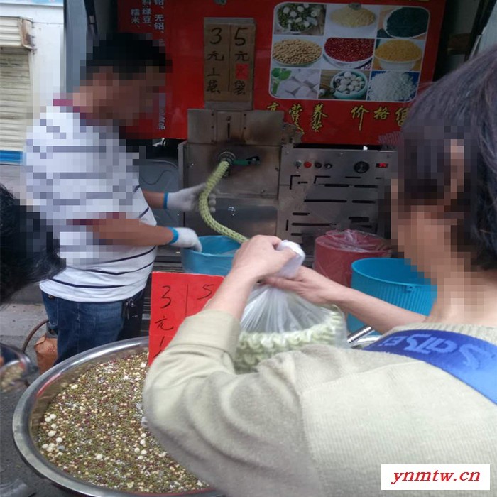 皮卡车载海螺花机 东平农村赶集四缸青豆麻花机 双机头图6