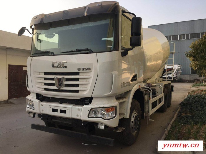 联合卡车U350 联合搅拌车