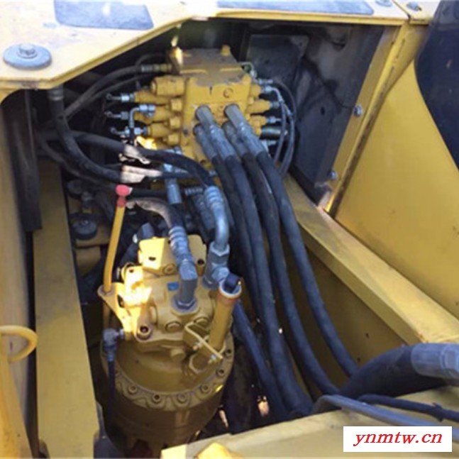 KOMATUS pc130 二手中型挖掘机 二手挖掘机 现代挖掘机 沃尔沃挖掘机 卡特挖掘机 日立挖掘机 神钢挖掘机图5