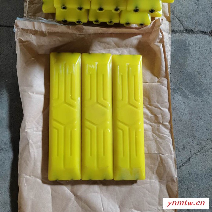 日立 三一重工 徐工 住友 新源挖机 收割机履带胶块 推土机履带胶块 益通图2