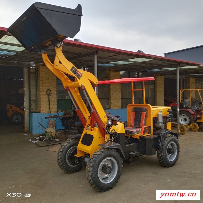 冠发四驱铲车装载机 小型四驱铲车 家用小型装载机  推土机图2