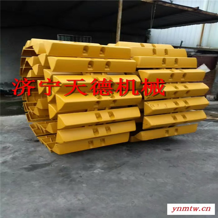 特价供应山推推土机湿地履带总成图6