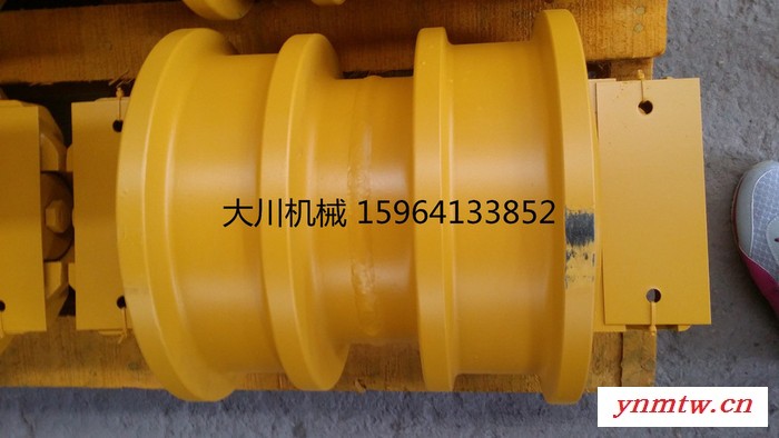山推推土机sd32单边支重轮图1
