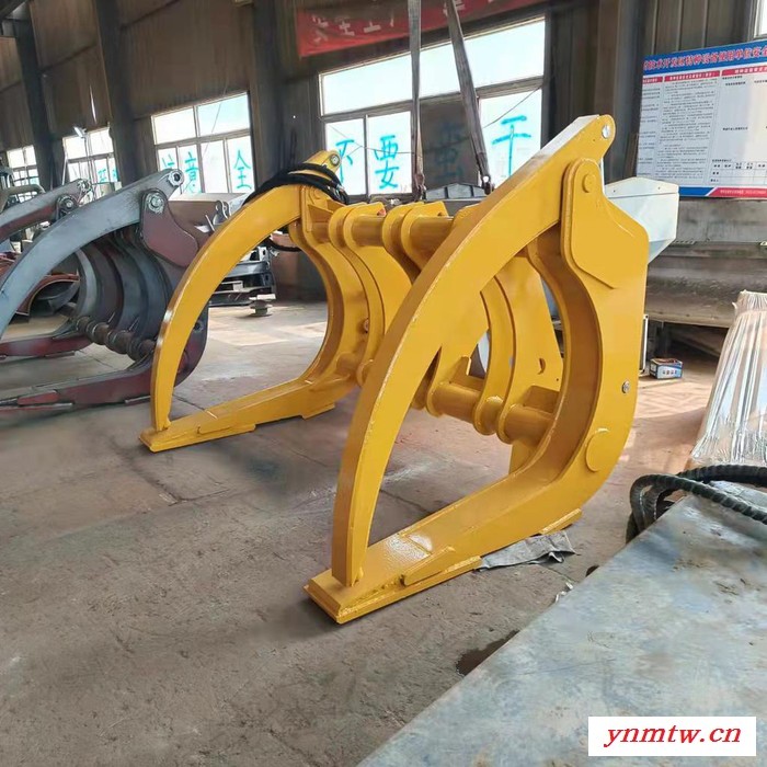 山工装载机夹木器 临工装载机抓木器 50临工装载机改夹木钳图1