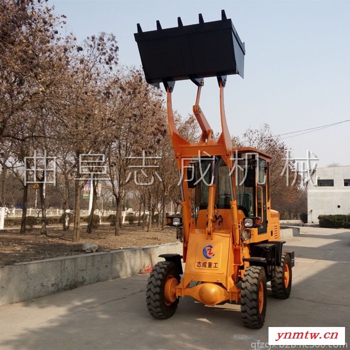 生产建筑工程装载机10型四驱轮式装载机山东农用小铲车直销图4