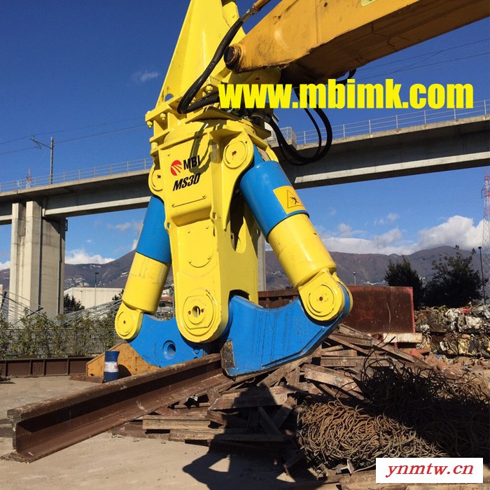 MBI鹰嘴剪_ 挖掘机液压剪 拆车剪CR20型号  废钢剪切 破碎拆除液压钳  废钢行情图5
