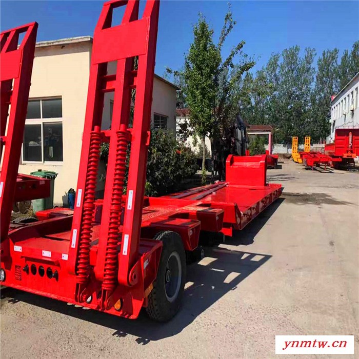 挖掘机半挂车生产基地 钩机板半挂车 液压爬梯半挂车图2
