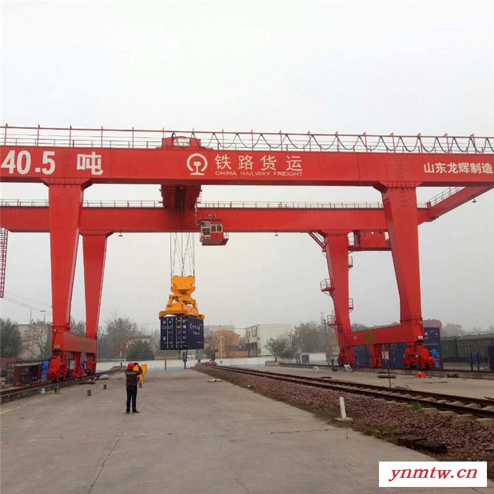 双梁龙门吊厂家 吨位500内可定高度跨度天车 门式起重机报价  双梁龙门吊 龙辉起重 天车 集装箱龙门吊 集装箱起重机图7