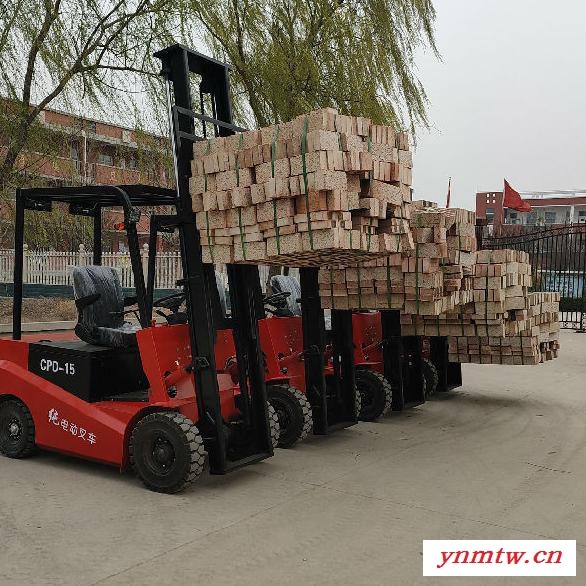 四轮电动叉车 新能源电动叉车**图2