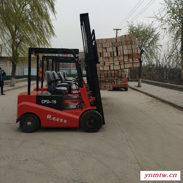 四轮电动叉车 新能源电动叉车**图5