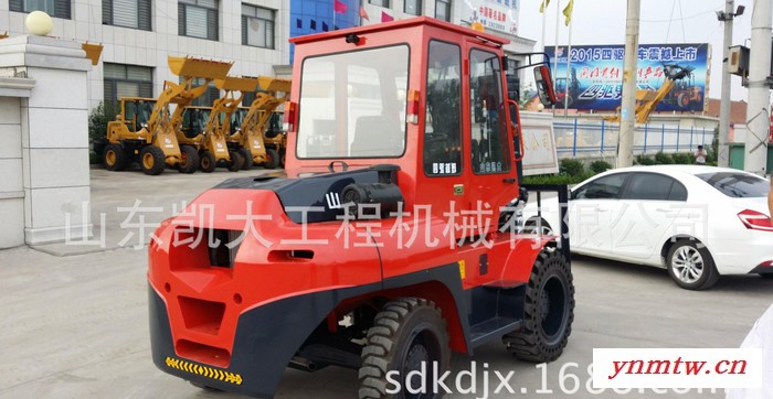凯大厂家专业生产四驱越野叉车凯大叉车 质量保证四转向叉车图3