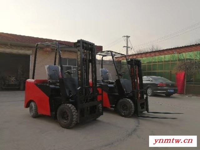 小型电动叉车1吨1.5吨2吨 充电叉车液压助力叉车 四轮座驾式叉车 举高可定制 ** 欢迎来电咨询 充电叉车图3