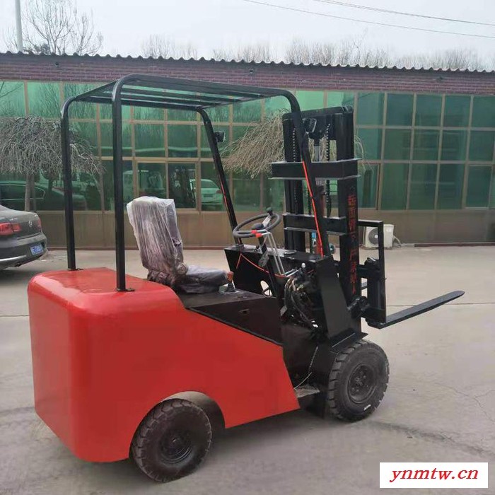 小型电动叉车1吨1.5吨2吨 充电叉车液压助力叉车 四轮座驾式叉车 举高可定制 ** 欢迎来电咨询 充电叉车图1