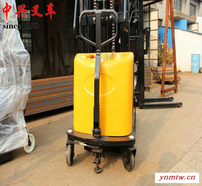 1.5吨2米半电动堆高车 电动叉车1.5吨 半电动叉车图1