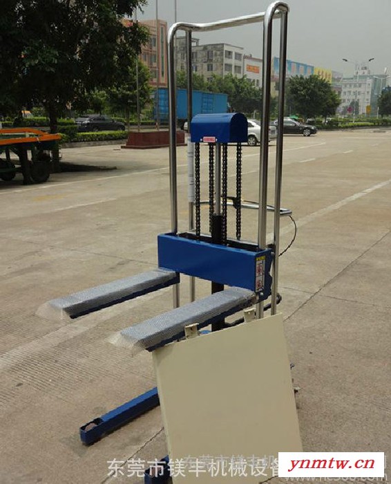 轻型手动堆高机|小型升降叉车|迷你型液压升高车|手推装卸叉车图1