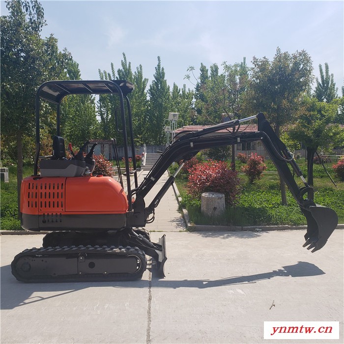 中路 18型挖掘机 小型挖掘机 挖掘机厂家 面议图3