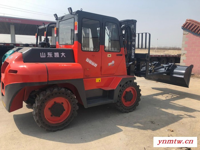 山东凯大CPCY-30 四驱后转向越野叉车，操作轻松舒适图2