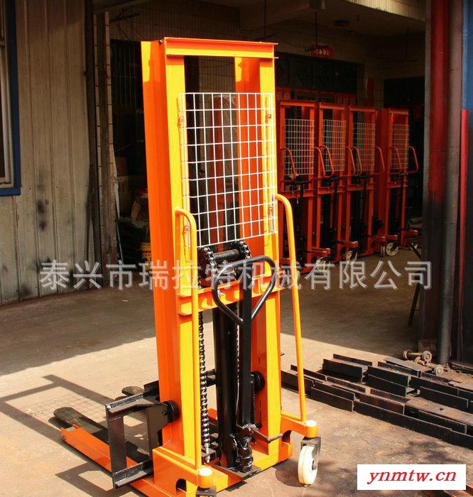 3吨C型1.6米钢手动叉车 堆高机 手动液压堆高车升高车装卸车升降图3