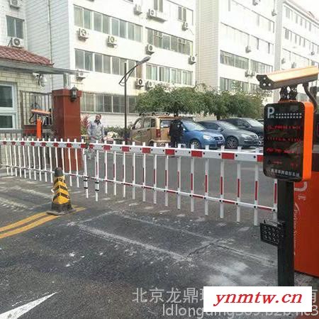 车辆识别系统道起杆道闸价格  商场无人值守停车场控制系统  找北京龙鼎瑞通 回馈用户部分产品让利促销  厂家联系方式图4