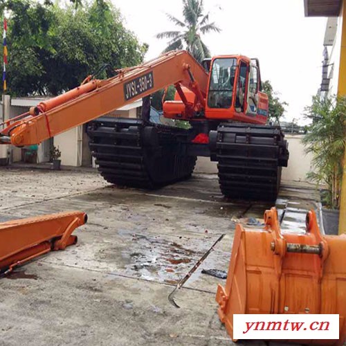 JYSL-000018 印尼客户预定挖掘机调试，挖掘机改装水陆两用