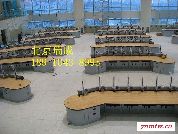 监控操作台 双联 远程无线控制台厂家 安防集成系统监控台 弧形 电力操作台图4