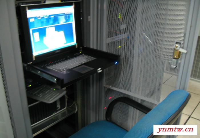 机房动力环境监控系统UPS配电子系统 并能实时显示输出电压值