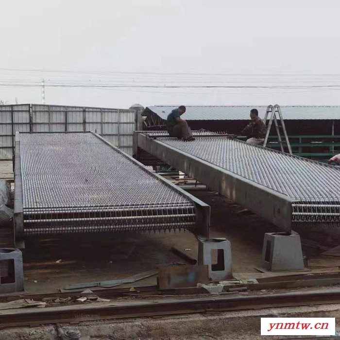 回转式清污机   抓斗清污机   拦污栅    格栅清污机   皮带输送机图4