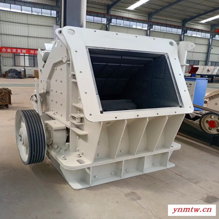 反击式破碎机重型移动式建筑垃圾制砂机铁矿石花岗岩青石碎石机图3