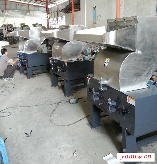 广东专业生产塑料破碎机 粉碎机 塑料粉碎机厂家 30HP粉碎机 多种型号参考