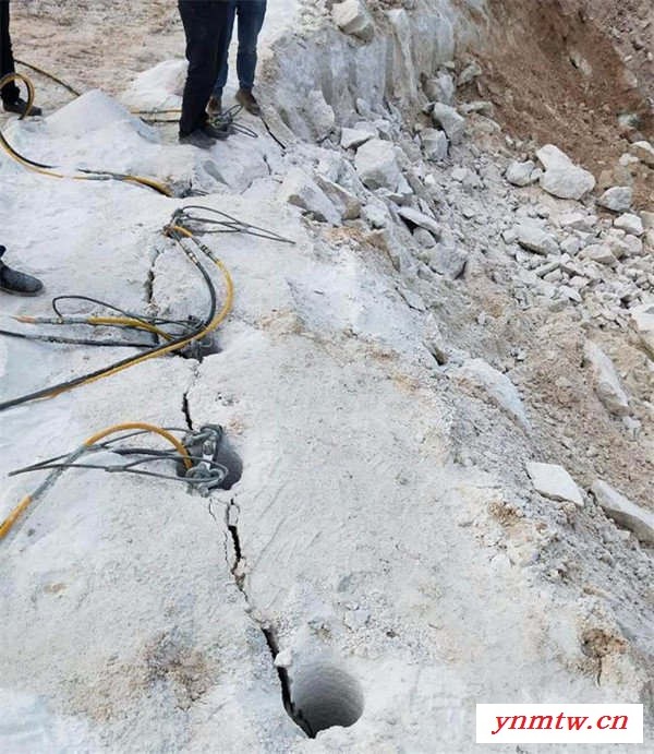 株洲矿山不用放炮开石裂岩静态破碎机液压原理图2