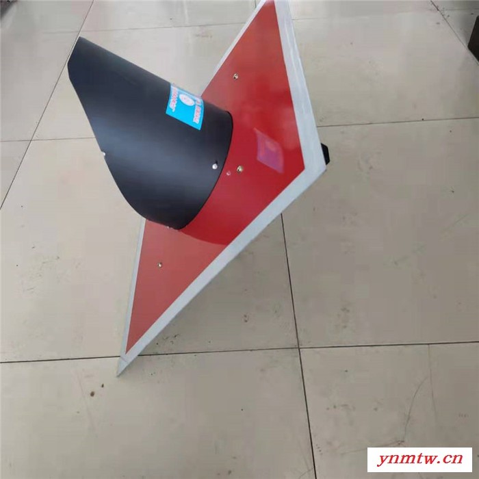 铁路太阳能土挡灯 车档灯 车档太阳能灯 信号器材