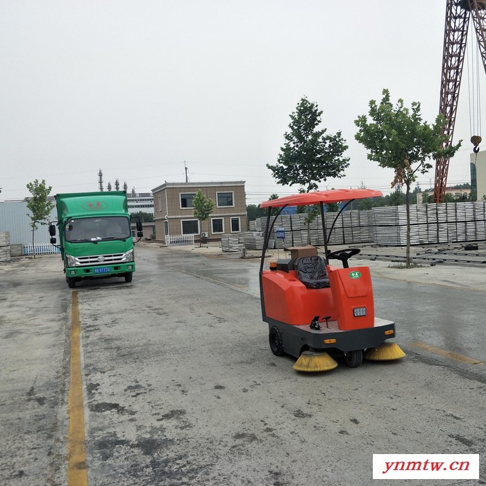 环卫清扫扫地车 小型驾驶式纯电动扫地机智能机器人图4