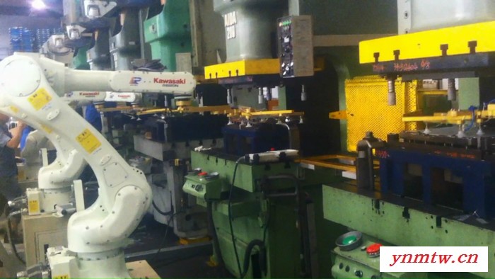 供应美崎LXF-CNC-3200数控车床自动上下料机器人 全自动上下料机器人图2