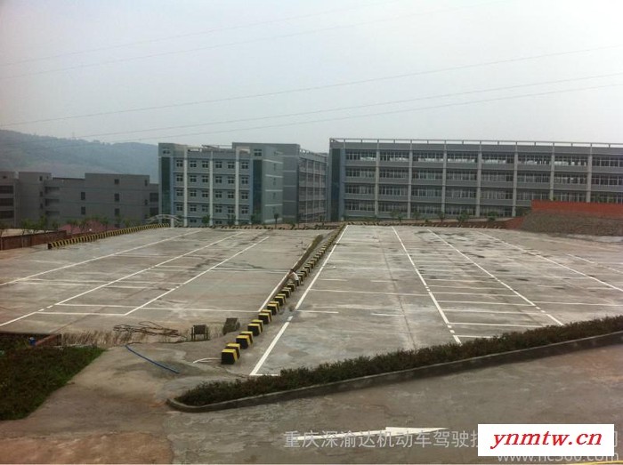 供应鱼洞学车哪里好深渝达驾校！一人一车图3
