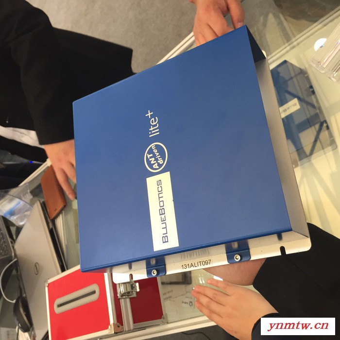 瑞士Bluebotics激光导航 激光叉车 工业机器人AGV导航图6