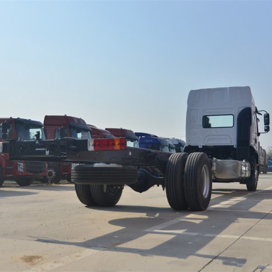 柳汽乘龙厢式载货车