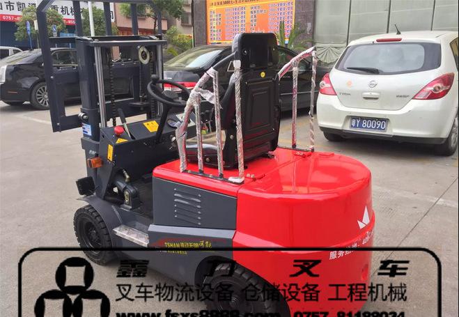 推山电动叉车7