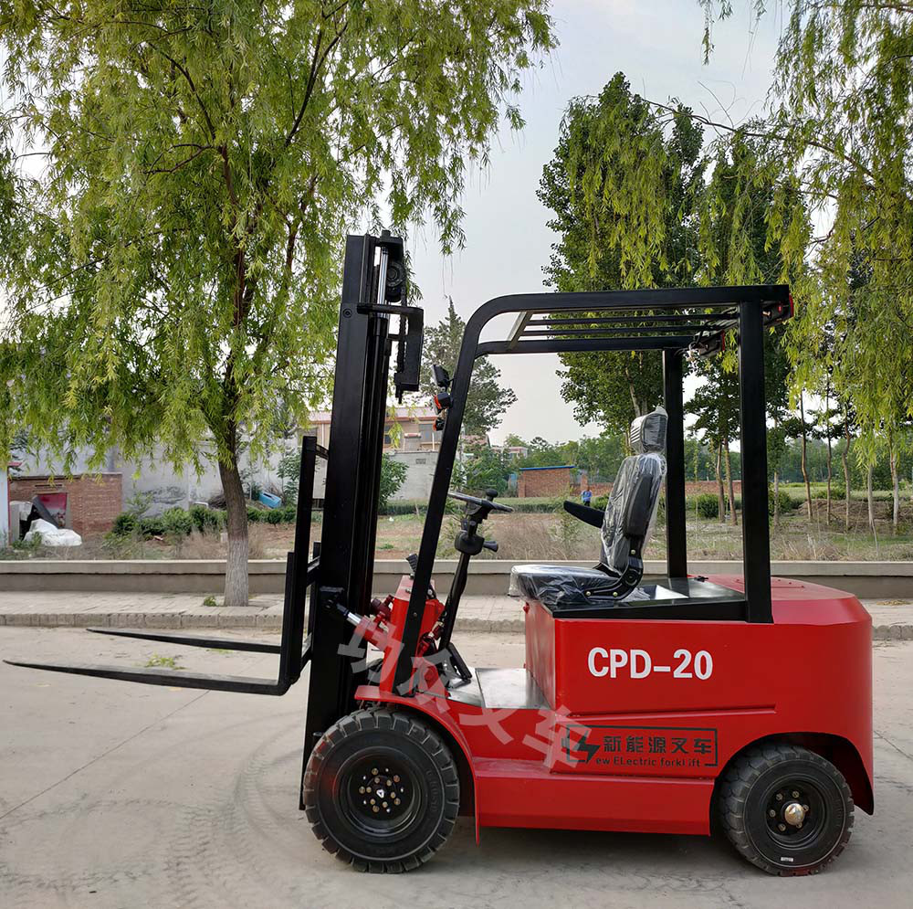 电动叉车