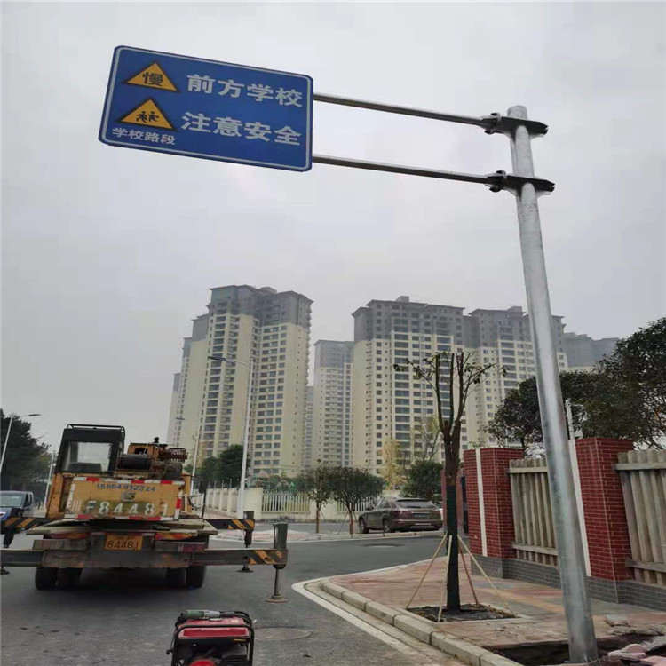 阿坝黑水信号灯  机动车信号灯杆_施工造价